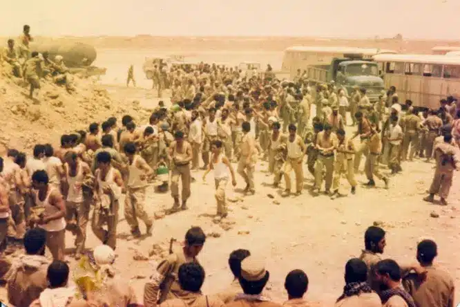 شبی که دژ بیدار شد